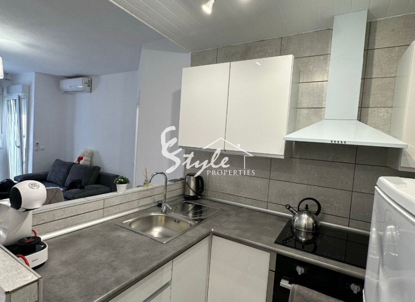 Modern apartment with sea views and close to the beach for sale in Torrevieja, Costa Blanca, Spain. ID2433