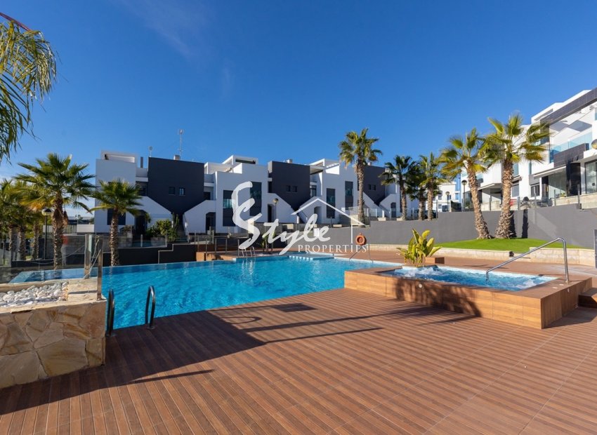 Modern Ground Floor Corner Apartment for Sale in Oasis Beach 8 – Punta Prima, Costa Blanca. REF. 2693