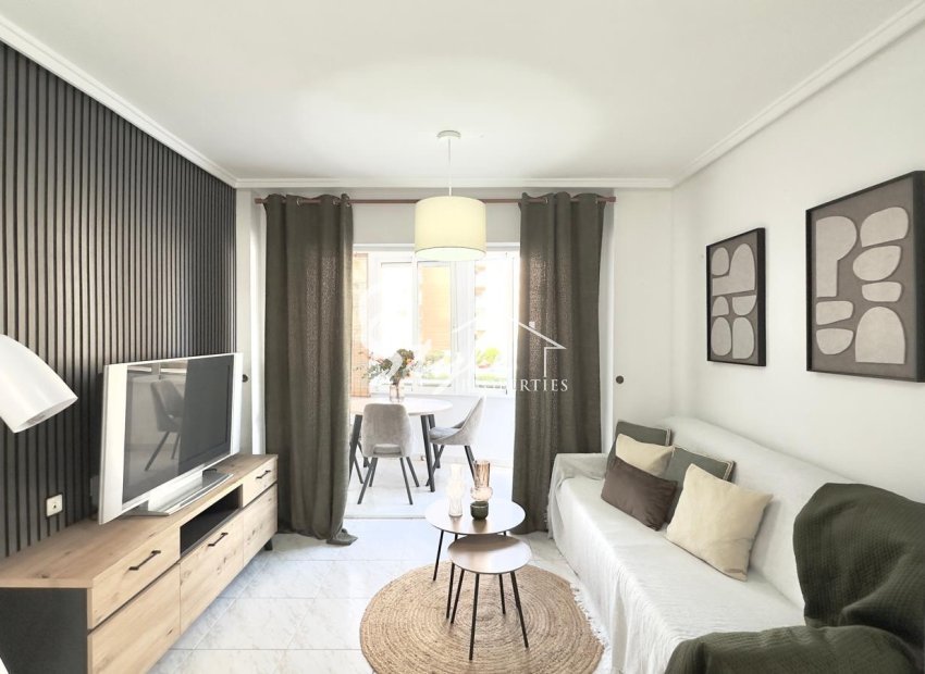 Modern Renovated Apartment in Nueva Torrevieja with Pool & Glazed Terrace. ID2787