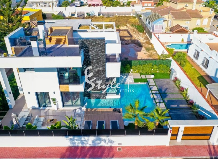 Modern villa for sale in La Florida, Torrevieja, Costa Blanca, Spain. ON1468