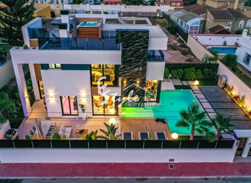 Modern villa for sale in La Florida, Torrevieja, Costa Blanca, Spain. ON1468