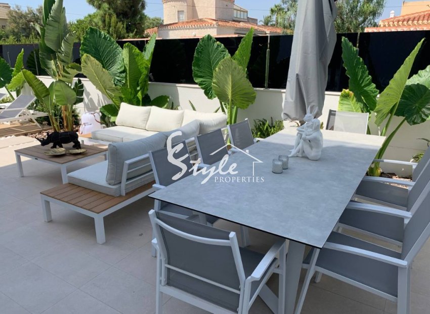 Modern villa for sale in La Florida, Torrevieja, Costa Blanca, Spain. ON1468