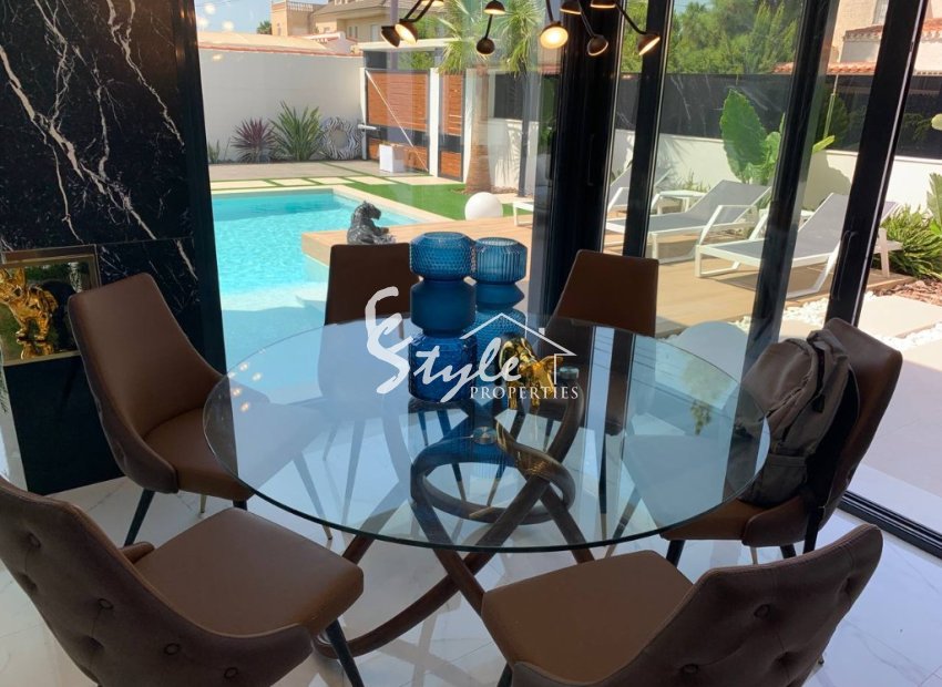 Modern villa for sale in La Florida, Torrevieja, Costa Blanca, Spain. ON1468