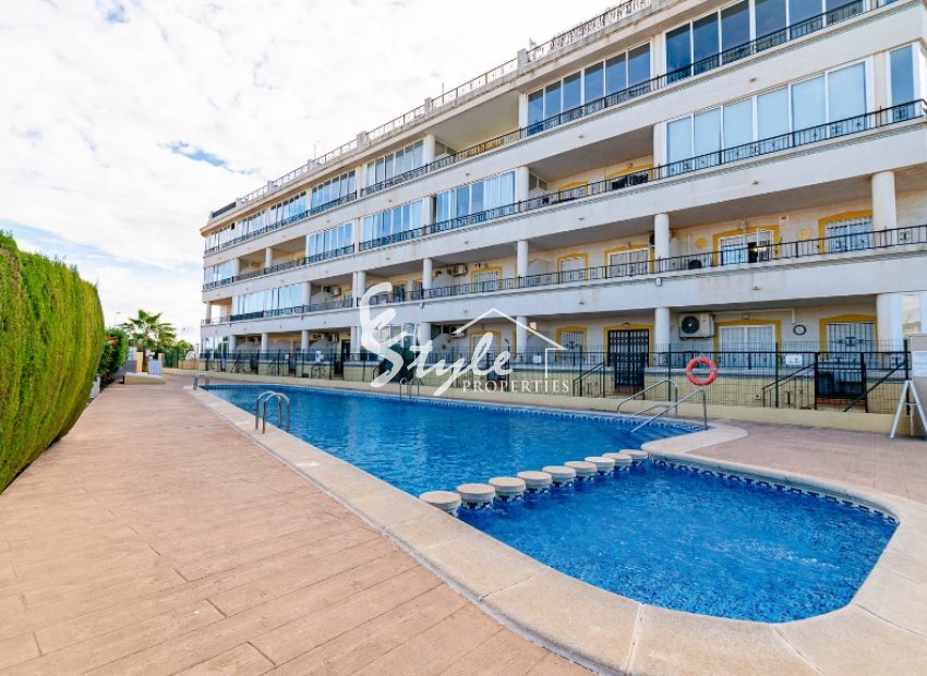 На продажу солнечная квартира в La Mirada, Плая Фламенка, Коста Бланка, Испания. ID3244