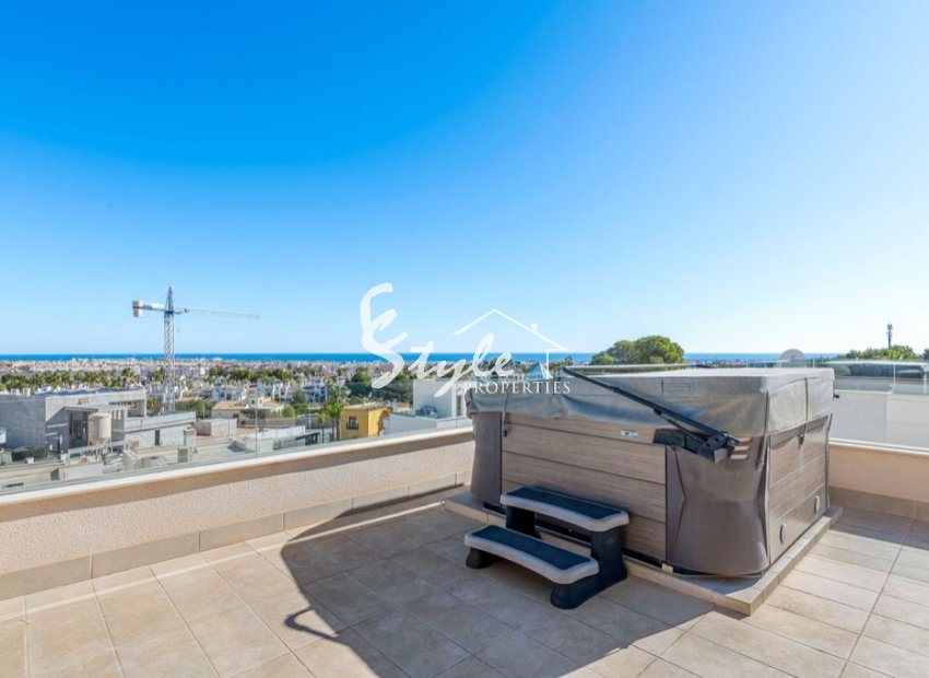 На продажу вилла 6 спален в Вилламартин, Ориуэла Коста, Коста Бланка. ID1672