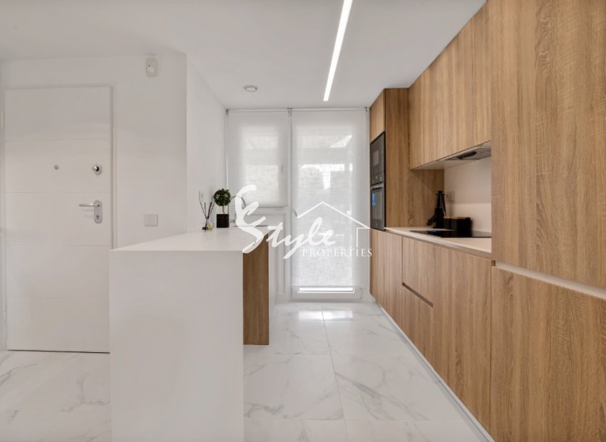 New build beachside penthouse for sale in Torrevieja, Alicante, Costa Blanca, Spain ON1493_A