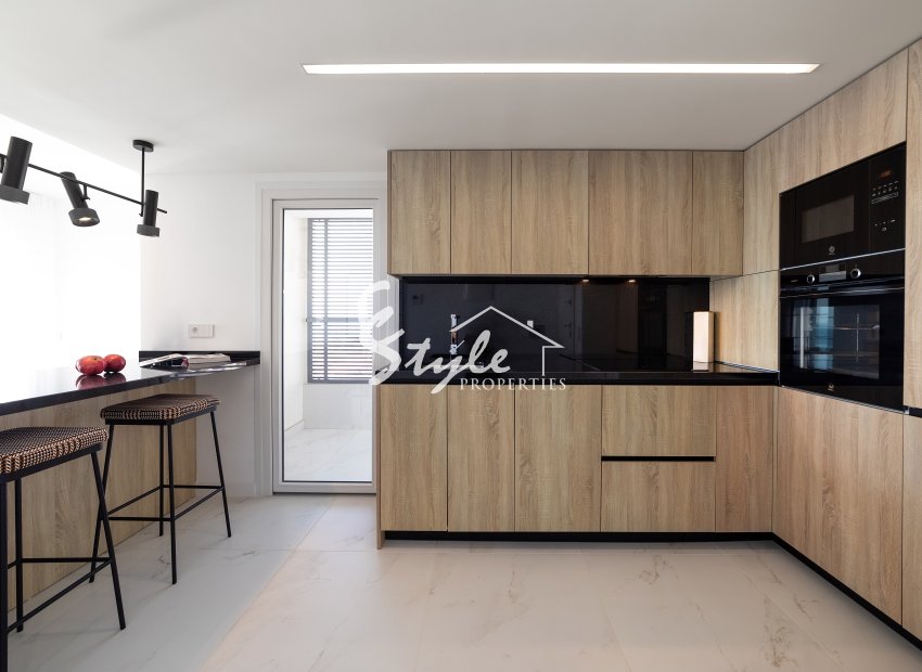 New build  front line apartments for sale in Torrevieja, Alicante, Costa Blanca, Spain ON1160_2