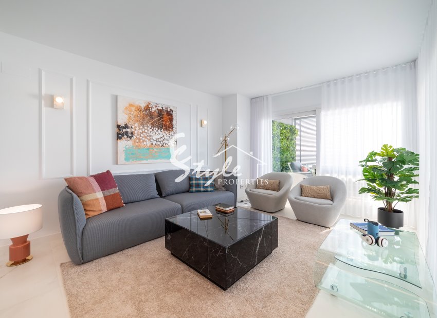 New build  front line apartments for sale in Torrevieja, Alicante, Costa Blanca, Spain ON1160_3