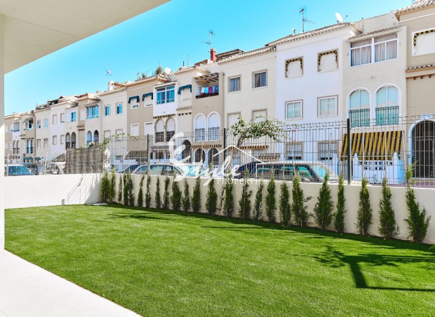 New build ground  and top floor apartments for sale close to sea  in Torrevieja, Costa Blanca, Spain.ON302