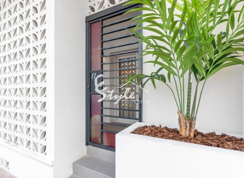 New build ground floor apartments for sale close to sea in Torrevieja, Costa Blanca, Spain ON1901