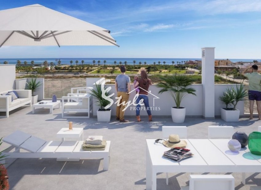 New build penthouse close to the beach in Torre de la Horadada, Costa Blaca, Spain. ON1820