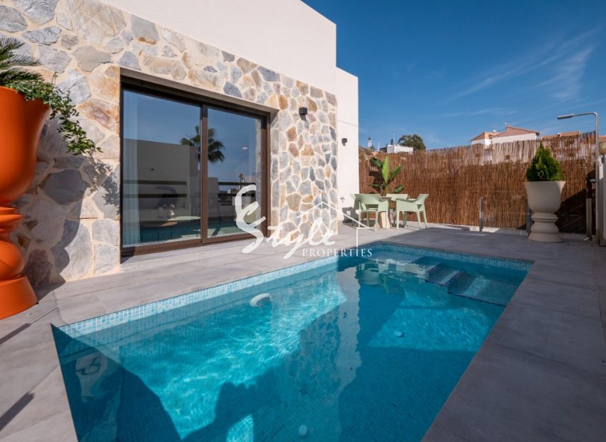 New build semi detached villa for sale in Villamartin, Costa Blanca, Spain. 0N1050_3