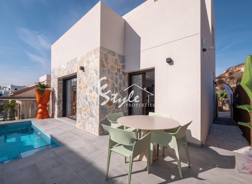 New build semi detached villa for sale in Villamartin, Costa Blanca, Spain. 0N1050_3