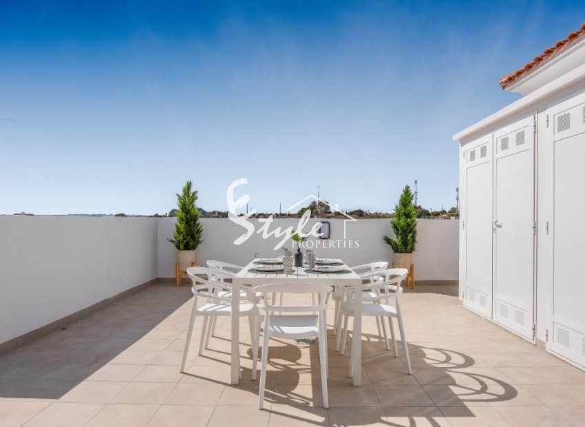 New build townhouse in Ciudad Quesada, Costa Blanca, Spain. ON1646