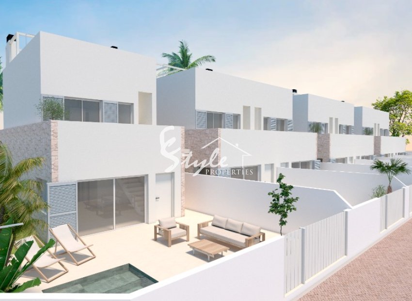 New build townhouses for sale in Torre de Horadada, Costa Blaca, Spain. ON1449