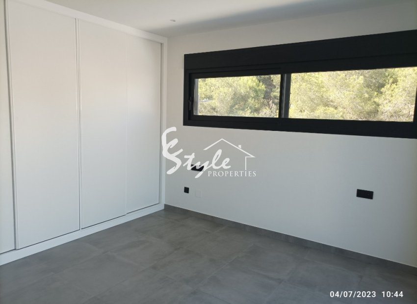 New build townhouses for sale in Villamartin, Costa Blanca, Spain. ON1782