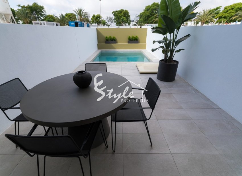 New build townhouses in Pilar de La Horadada, Costa Blanca, Spain. ON1483_3