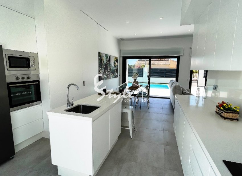 New built villas in Pilar de la Horadada, Pinar de Campoverde, Costa Blanca.Spain.ON1632