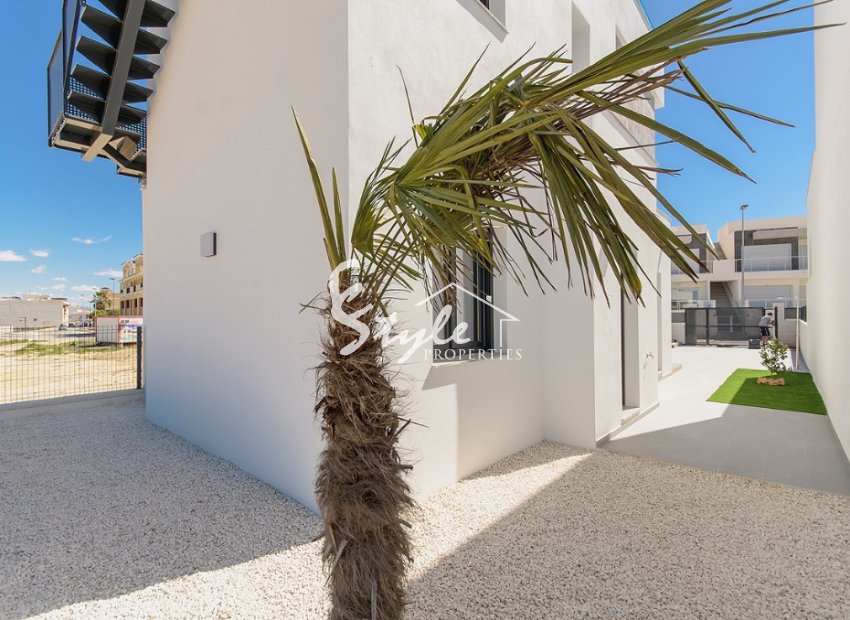 New development detached villas in Vista Bella Golf, Vega Baja. ID: ON1378