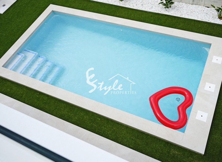 New development semi-detached villas in Vista Bella Golf, Vega Baja. ID: ON1367