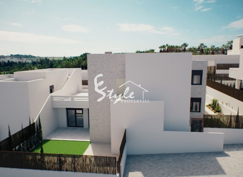 New townhouses for sale in La Finca Golf, Costa Blanca, Spain. ON1704_D