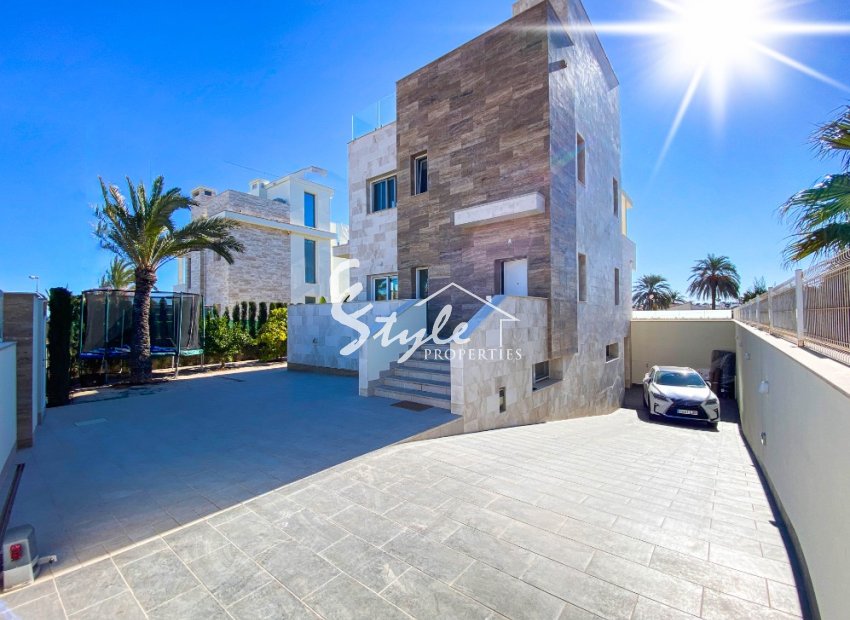 New villa for sale in La Zenia, Costa Blanca, Spain. ID1488