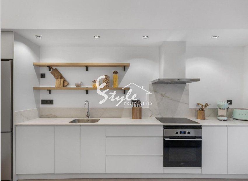 Новые квартиры на первом этаже на продажу недалеко от моря в Торревьехе, Коста Бланка, Испания, ON1901