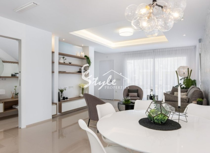 Новый таунхаус в Сьюдад Кесада, Коста Бланка, Испания. ОN1789