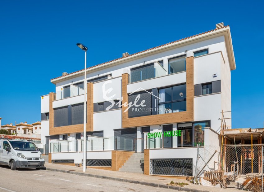 Nueva villa adosada en venta en Guardamar del Segura, Costa Blanca, España. ON1441