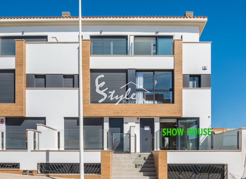 Nueva villa adosada en venta en Guardamar del Segura, Costa Blanca, España. ON1441