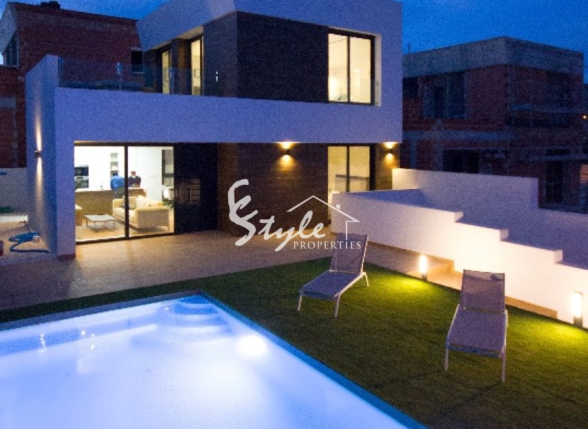 Nueva villa en venta cerca al mar in Alicante, Costa Blanca ON002