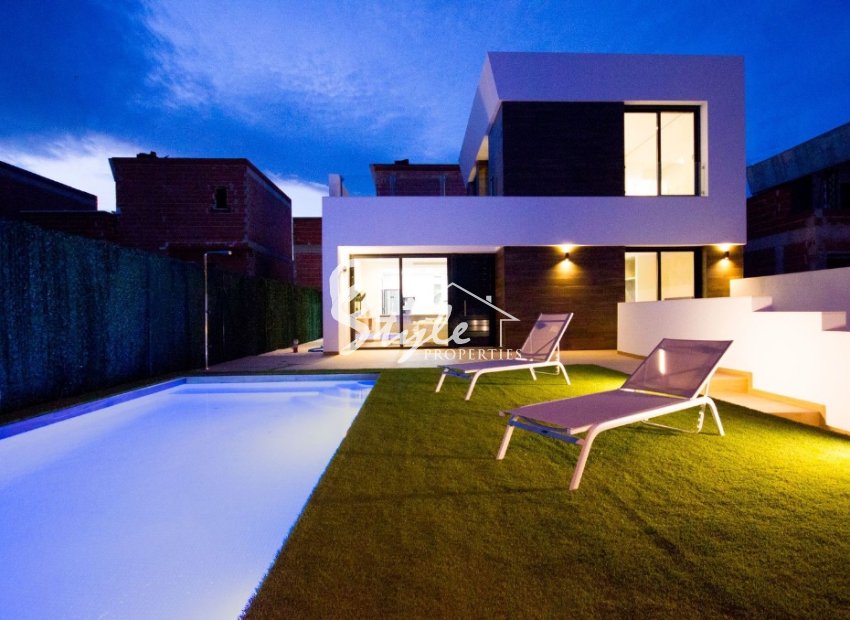 Nueva villa en venta cerca al mar in Alicante, Costa Blanca ON002