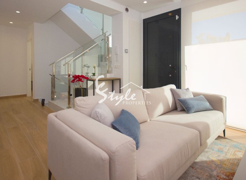 Nueva villa en venta cerca al mar in Alicante, Costa Blanca ON002