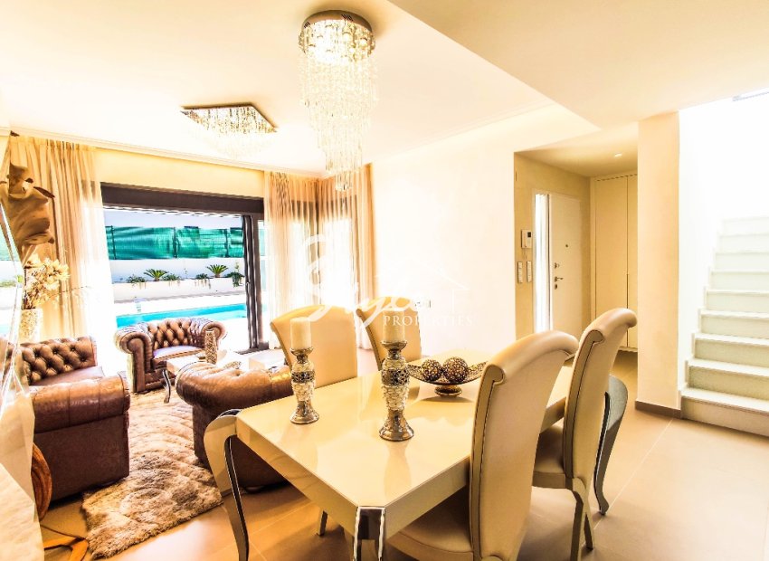 Nueva villa en venta cerca al mar in Alicante, Costa Blanca