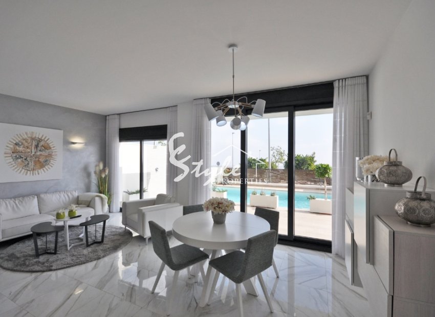 ?Nueva villa en venta en San Miguel de Salinas, Costa Blanca, España. ON417