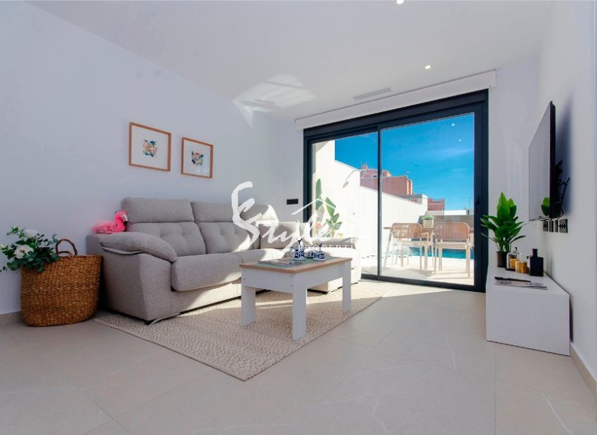 Nuevas villas en venta cerca de Los Montesinos en Costa Blanca, España. ON1517