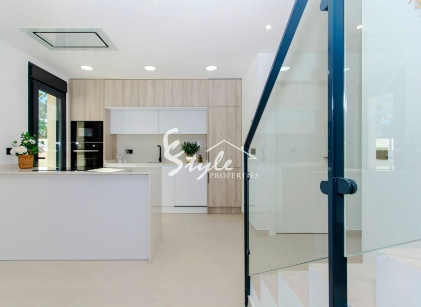 Nuevas villas en venta cerca de Los Montesinos en Costa Blanca, España. ON1517