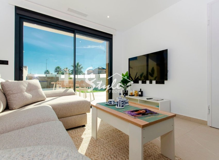 Nuevas villas en venta cerca de Los Montesinos en Costa Blanca, España. ON1517