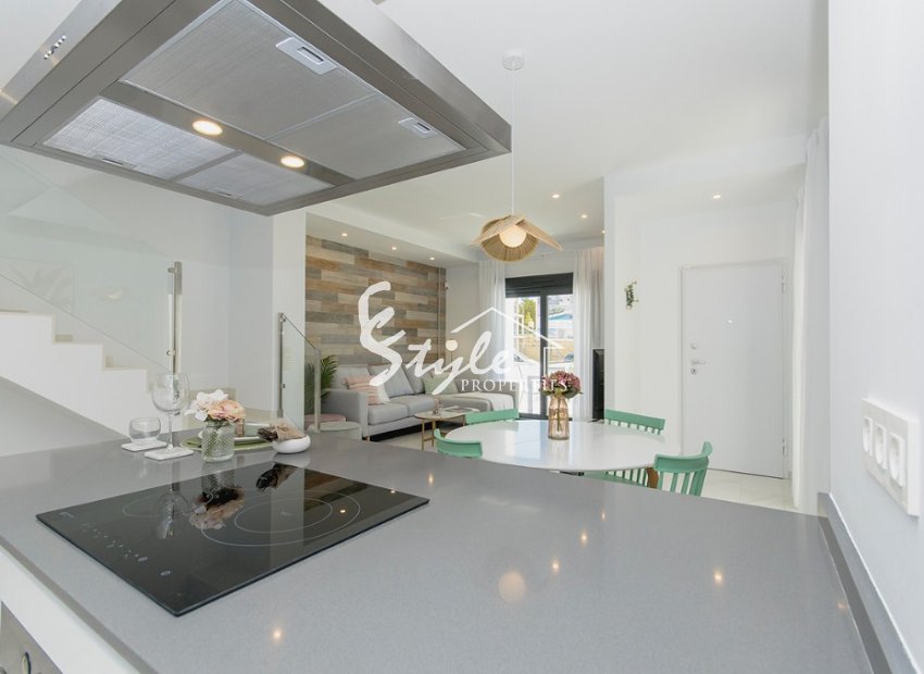 Nuevo - Villa - Entre Naranjos - Vista Bella