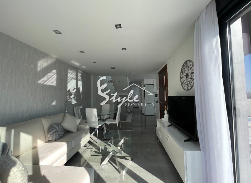 Nuevo - Villa - Los Altos