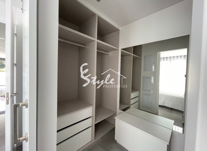 Nuevo - Villa - Los Altos