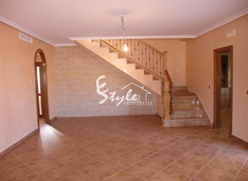 Nuevo - Villa - Los Altos