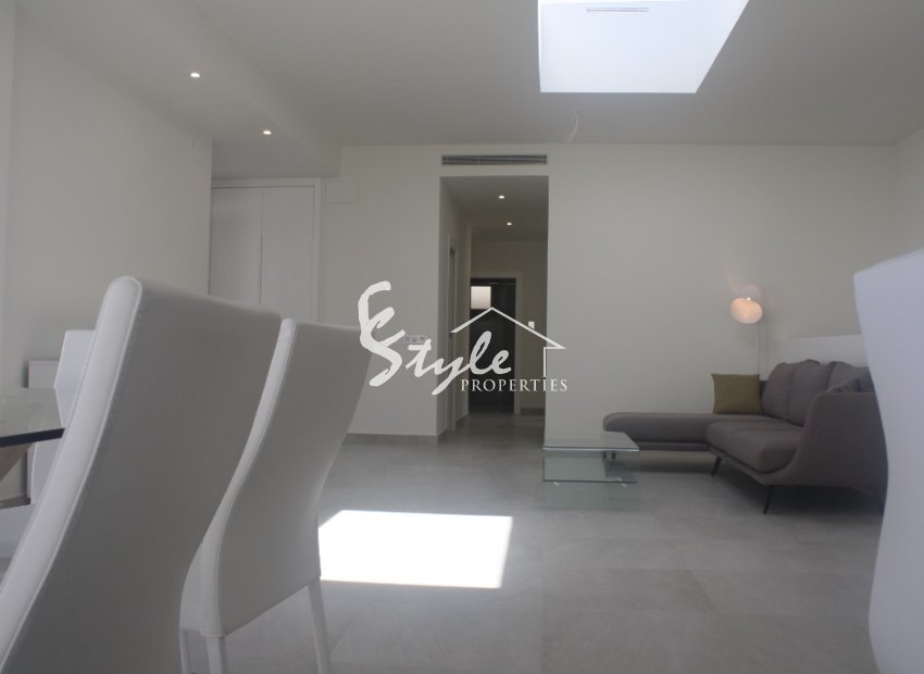 Nuevo - Villa - Los Altos