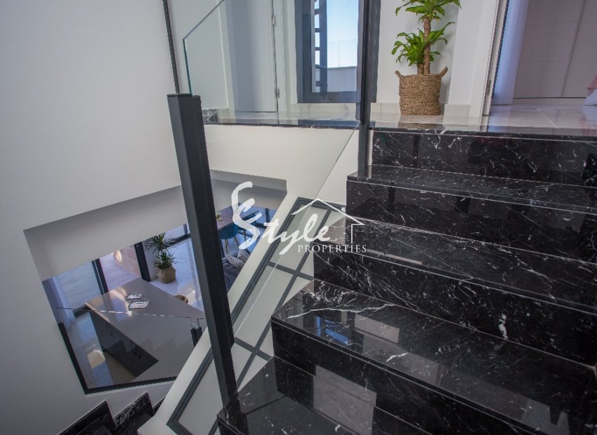 Nuevo - Villa - LOS MONTESINOS - La Herada