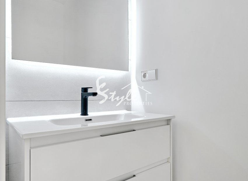 Nuevo - Villa - LOS MONTESINOS - La Herrada