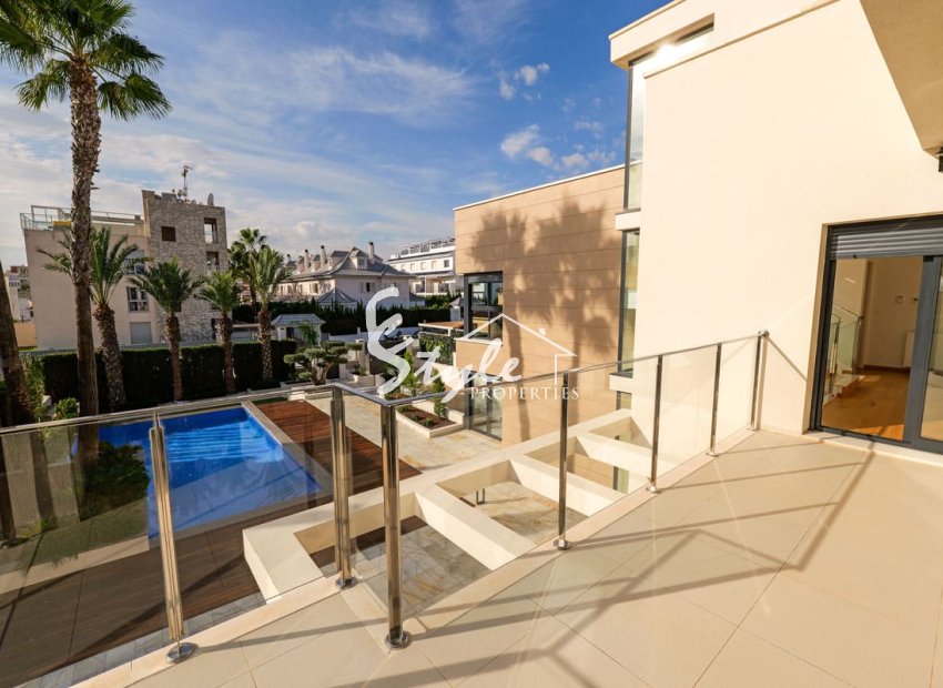 Nuevo - Villa - Torrevieja