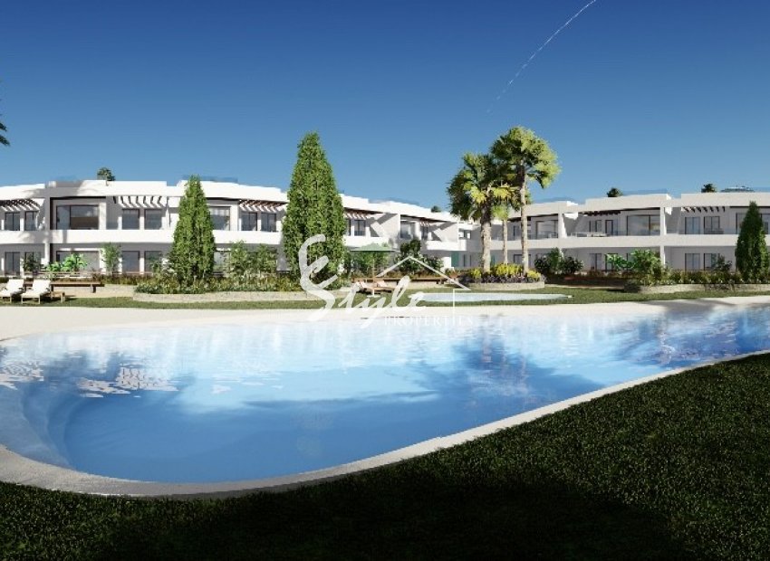 ​Nuevos apartamentos planta baja y áticos en venta en Torrevieja, Costa Blanca, España. ON302