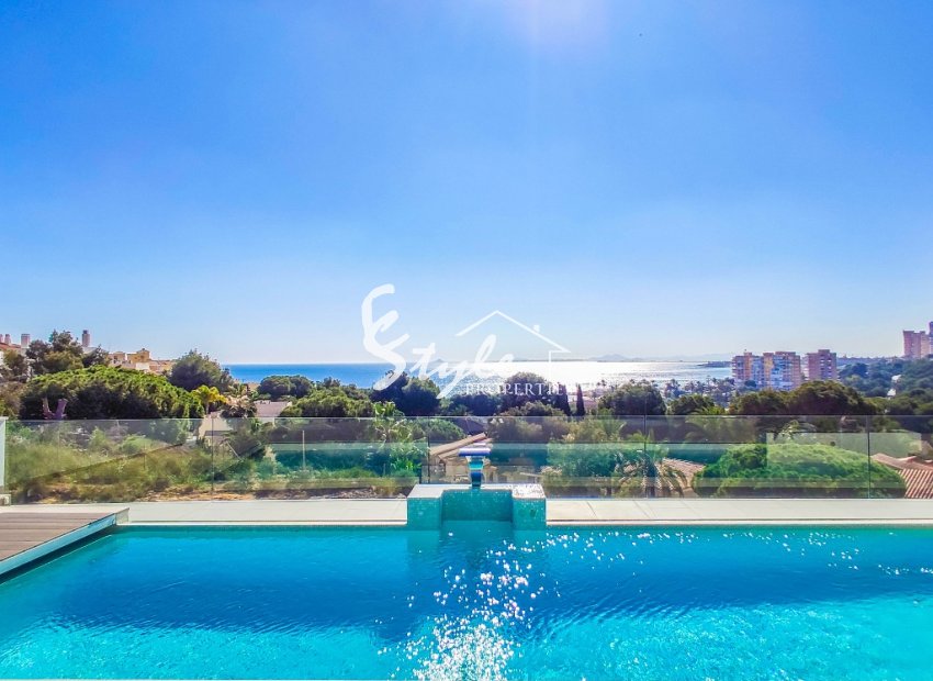 Obra nueva en venta con vistas al mar en Alicante, Costa Blanca, Spain