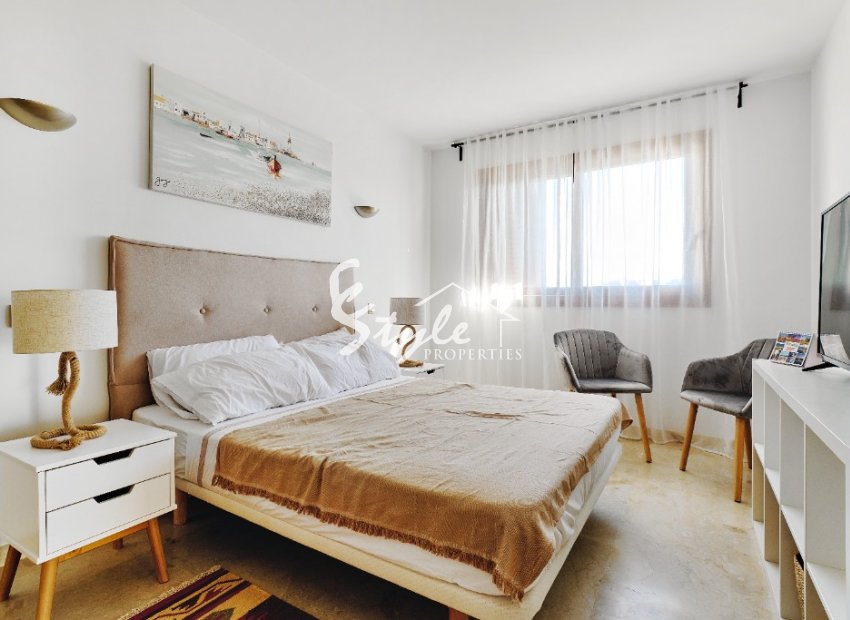 Penthouse 2 bedrooms for rent La Entrada, Punta Prima, Costa Blanca. ID092
