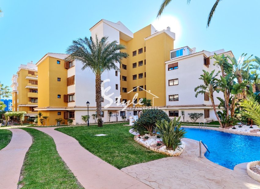 Penthouse 2 bedrooms for rent La Entrada, Punta Prima, Costa Blanca. ID092